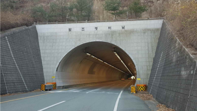 Photo of 조명등 교체공사로 인한 팔조령터널 청도방향 차량통제