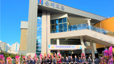 Photo of 윤재호 회장 모교에 기탁한 20억원 등 총사업비 62억원으로 완공한 윤재호홀(다목적 공연장) 개관