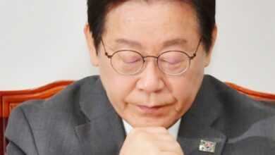 Photo of “국민은 진정성을 원한다”…대통령의 ‘예능 출연’ 논란에 국민들 허탈감 왜일까?