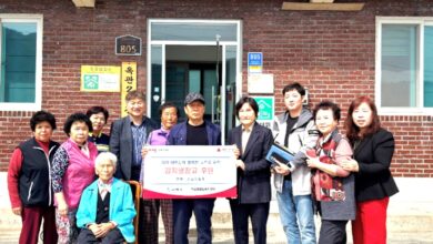 Photo of ㈜남강솔라, 옥성면 옥관2리경로당에 김치냉장고 기탁